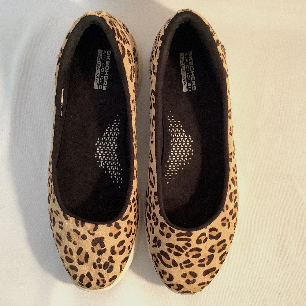 Skechers Leopard 'Air-Cooled Goga Mat' Flats